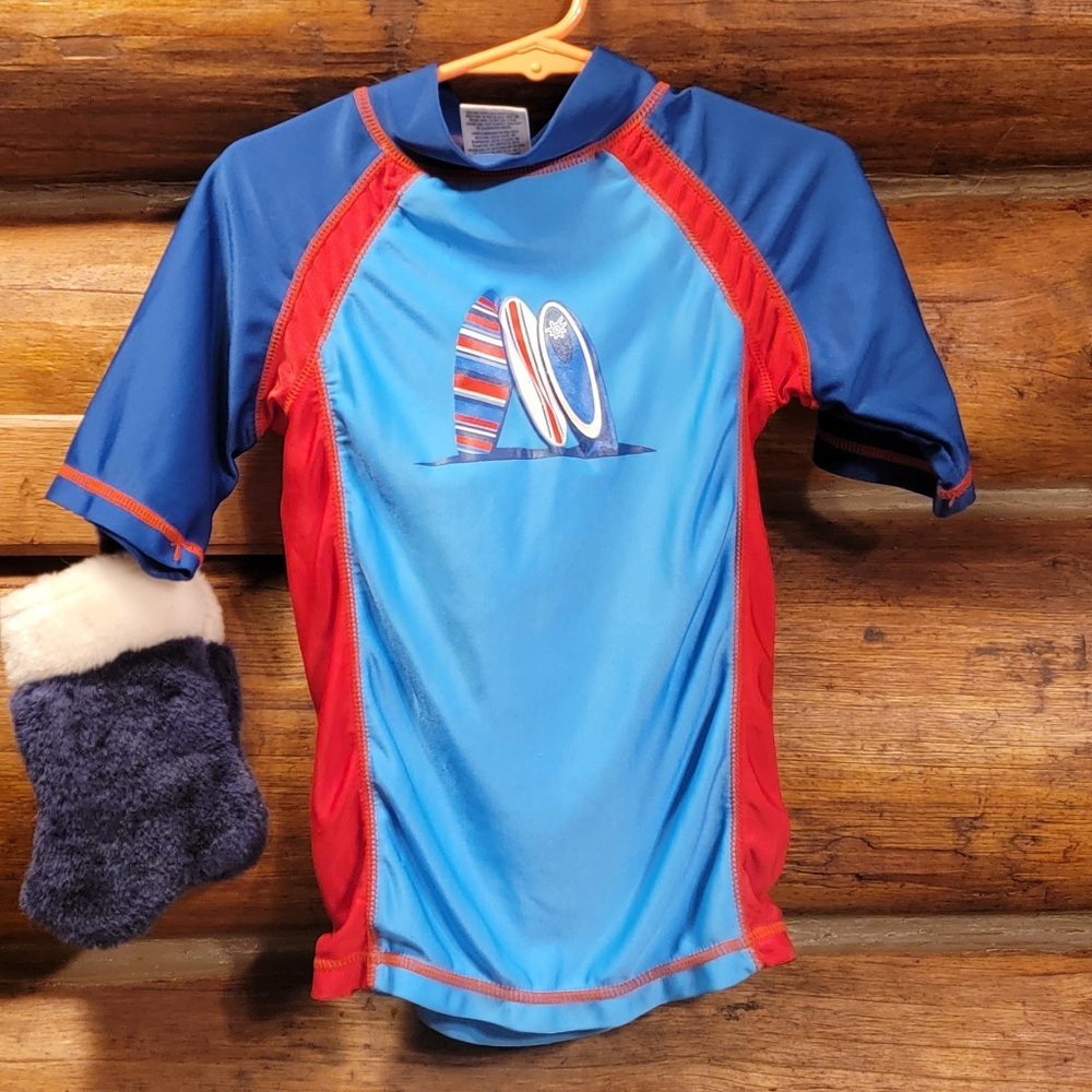 UV Skinz Sz5 toddler surfer top